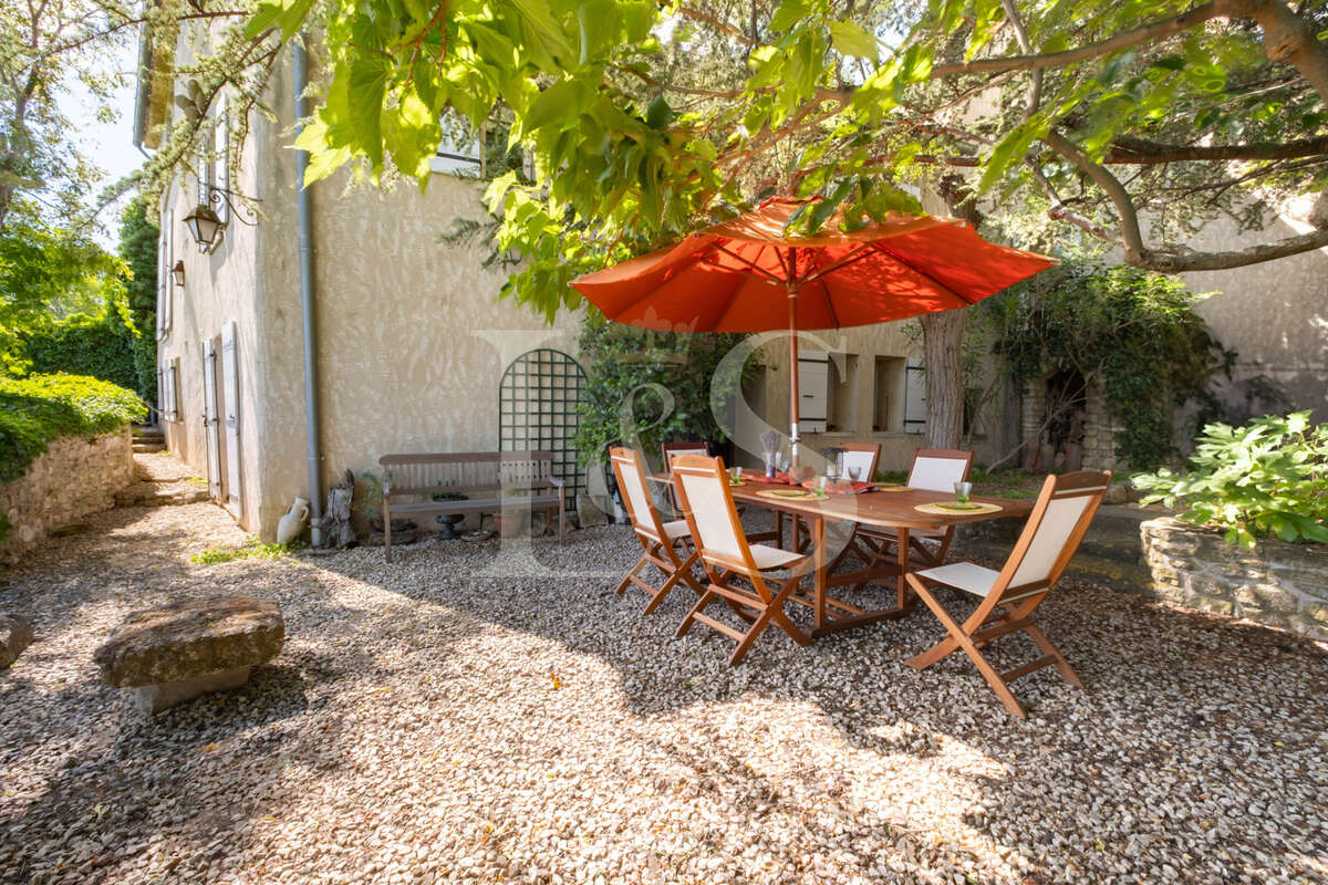 Maison à VENASQUE