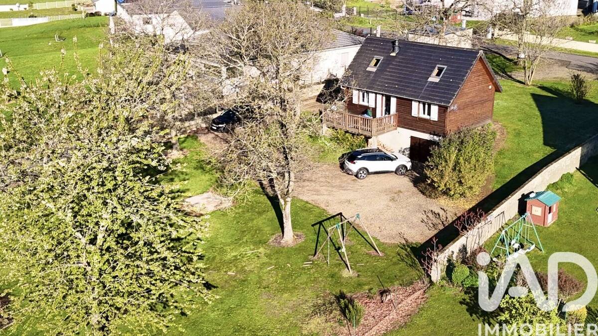 Photo 1 - Maison à CHAPDES-BEAUFORT