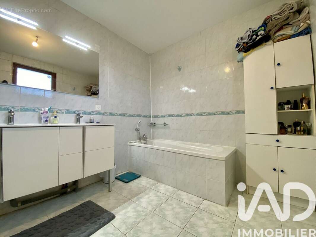 Maison 183 m² à Calignac  - photo 7