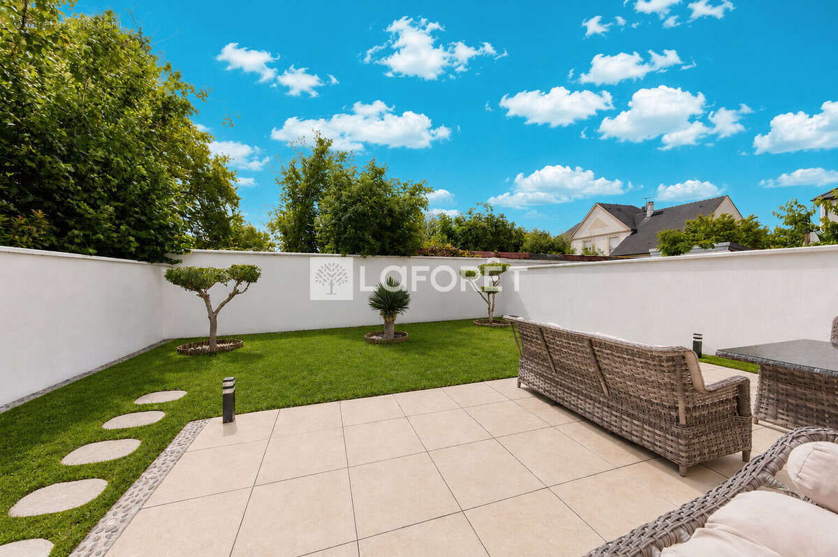 Maison d'Architecte  La Queue-En-Brie 7 pièce(s) 214.11m2 - photo 18