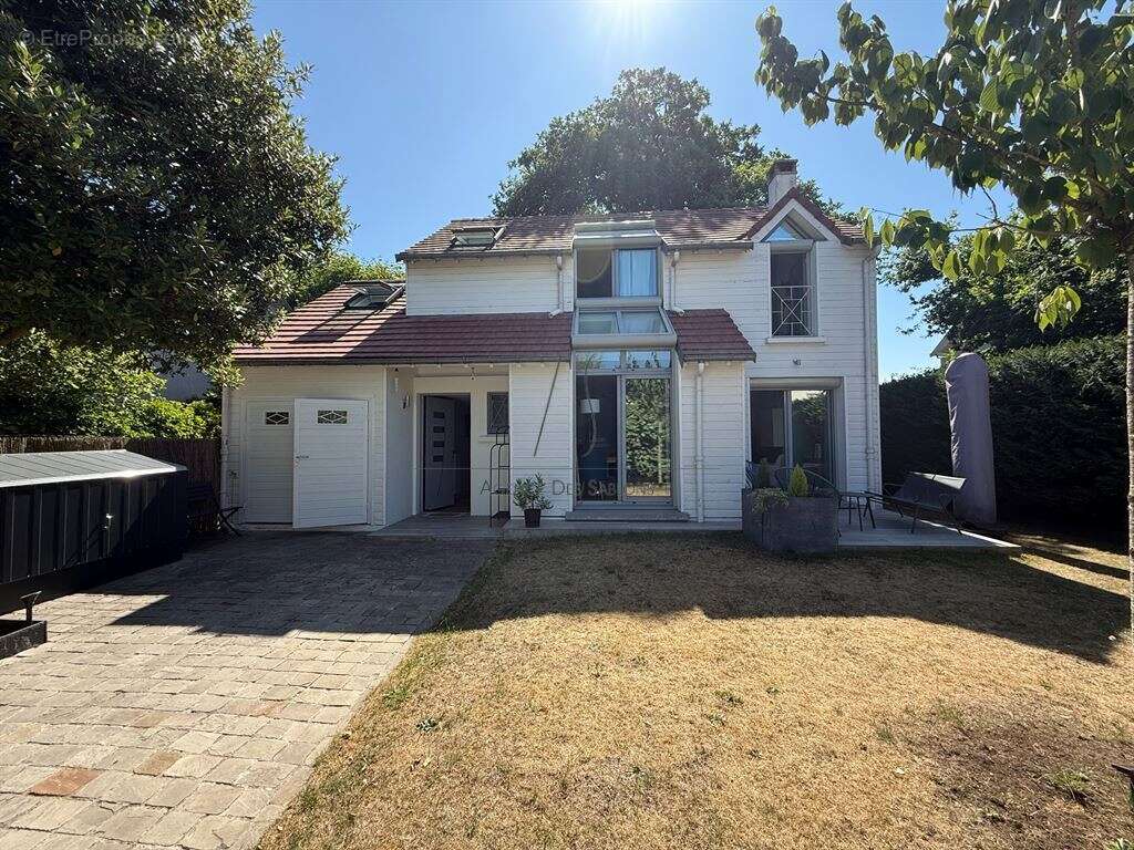 Maison à LE VESINET