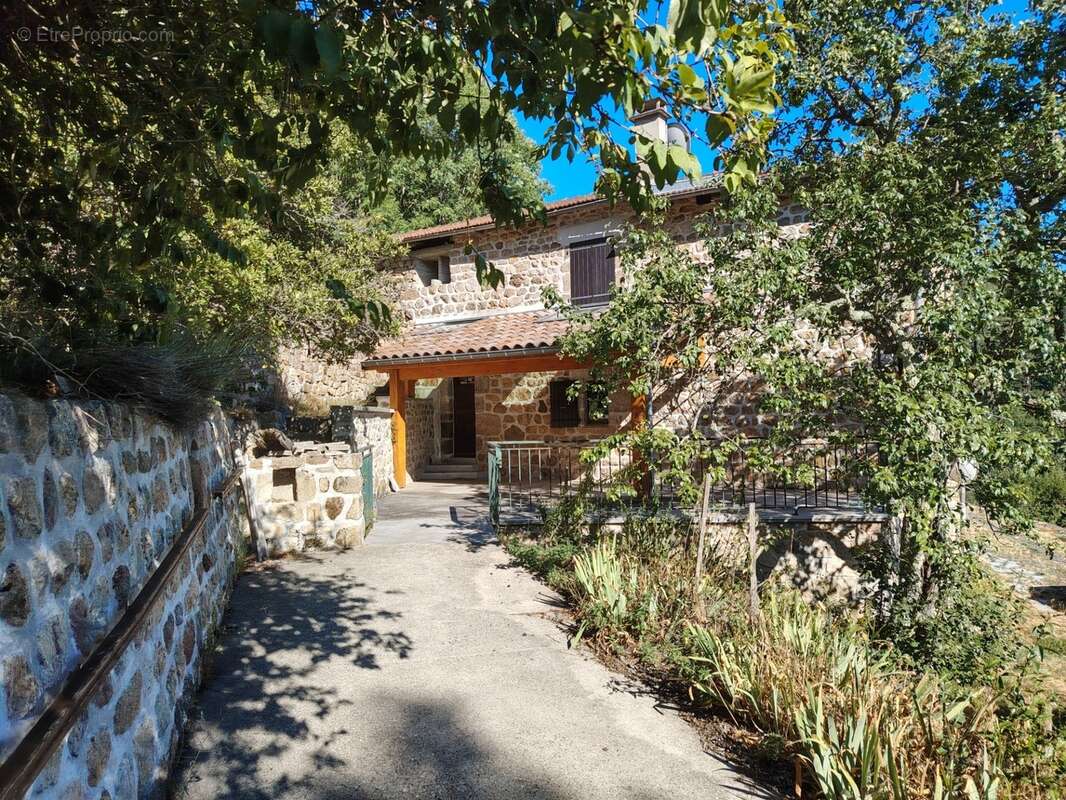 Maison en pierres à vendre 7 pièces SAINT MARTIN DE VALAMAS (07) - photo 4