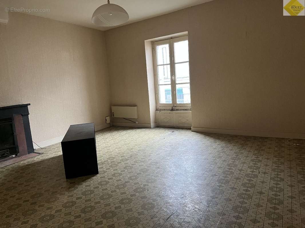 Commerce à PREUILLY-SUR-CLAISE