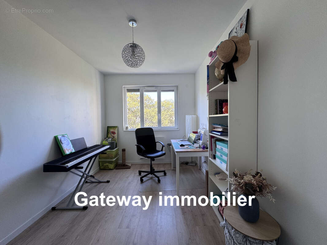 APPARTEMENT TYPE 5 Les salins - Vallières Proximité Jaude CLERMONT FD 63000 - photo 7
