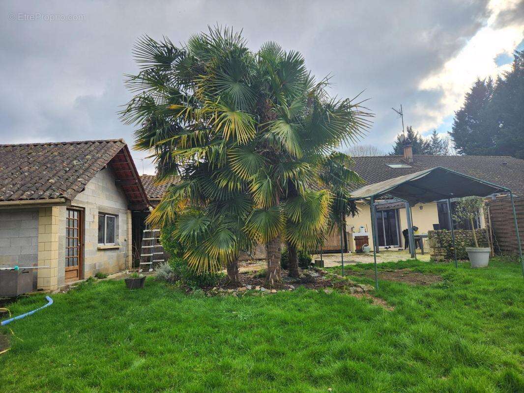 Maison à SAINT-LEON-SUR-L'ISLE