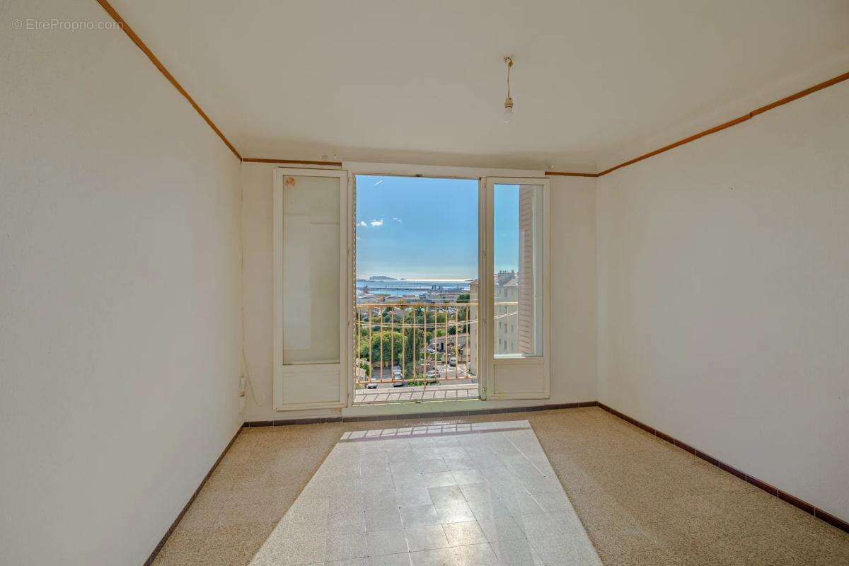 Appartement à MARSEILLE-15E
