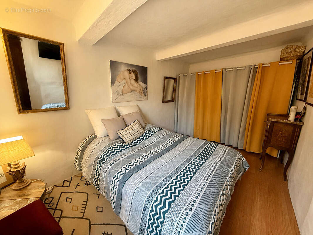 Maison de village R+3 avec dépendance - photo 8