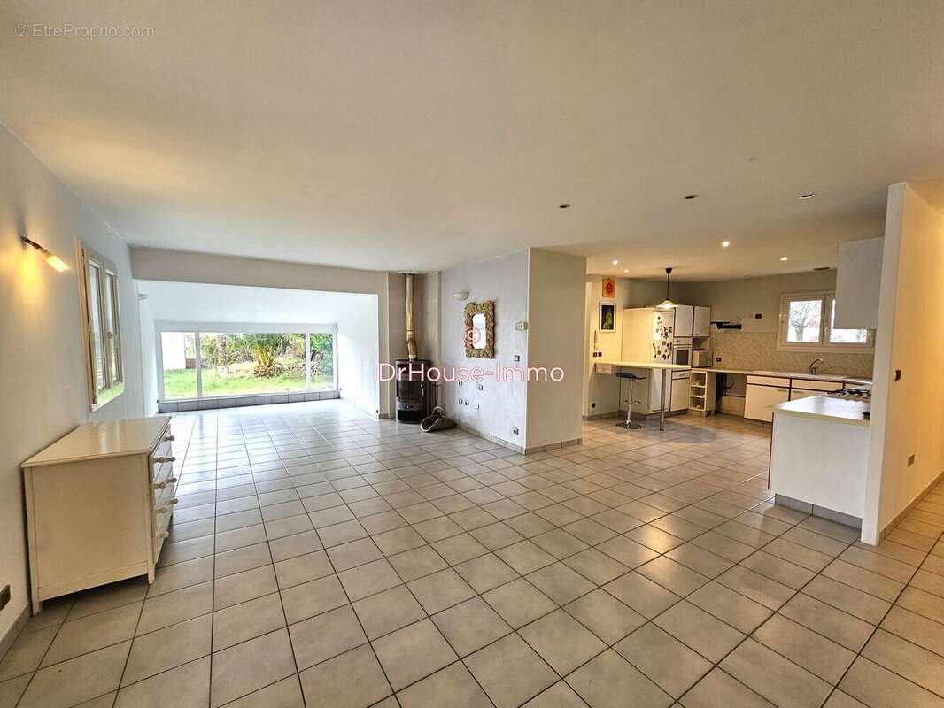 Maison à SAINT-GENES-DE-BLAYE