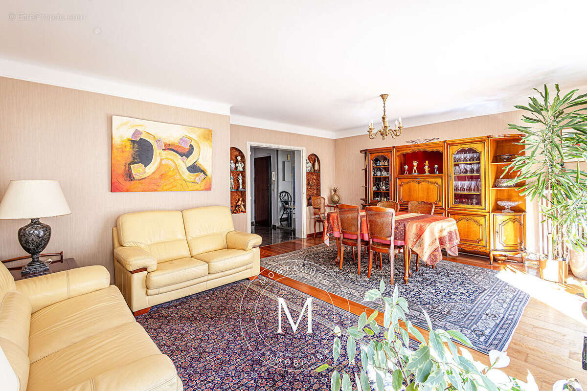 Appartement à MONTROUGE
