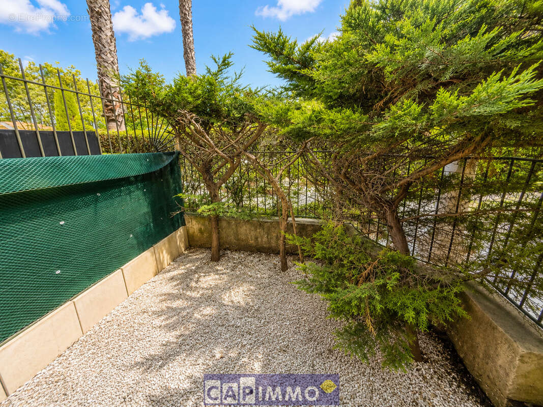 T2 de 60 m2 Le Pradet RDC jardin terrasse - photo 7