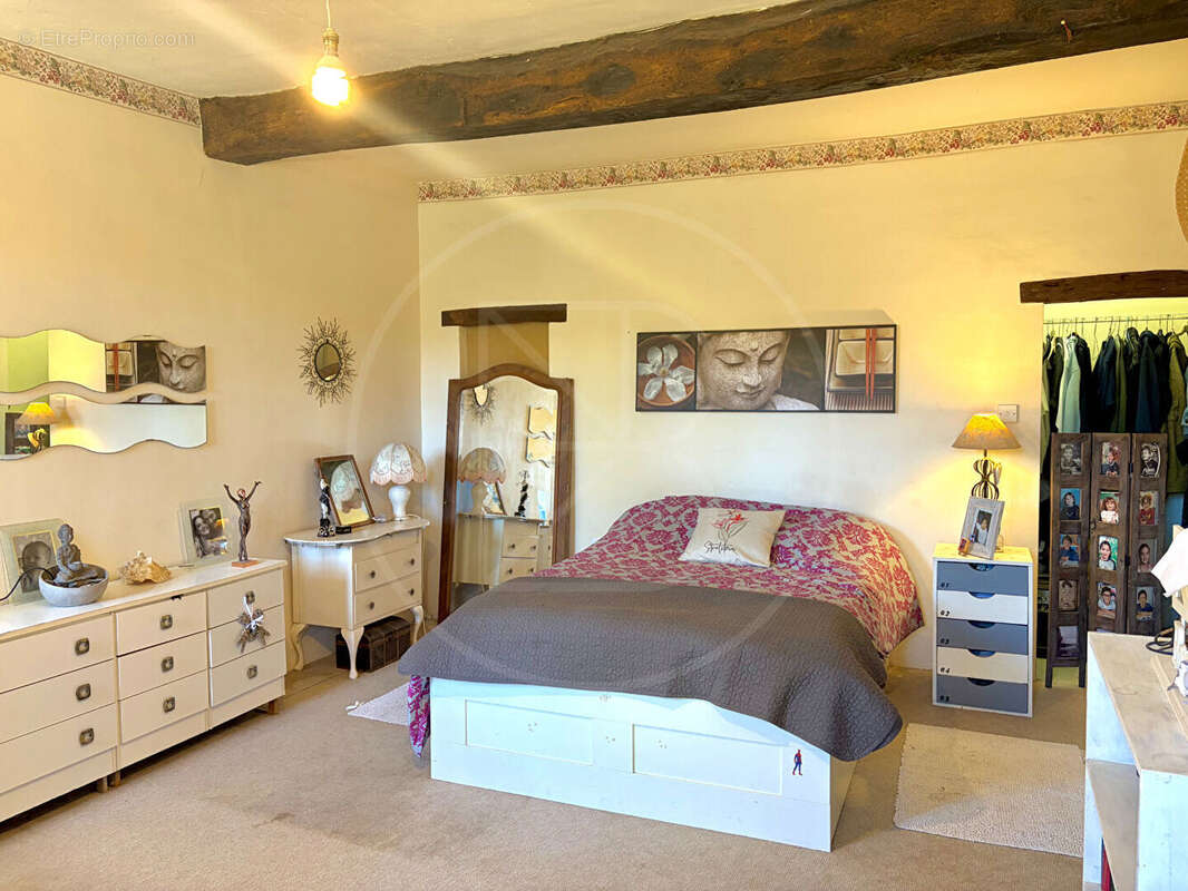 Grande maison familiale rénovée avec charme et modernité - photo 9