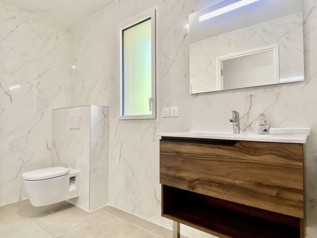 Appartement à LA TURBIE