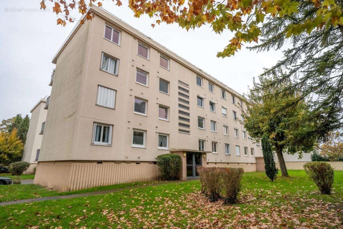 Appartement à MAURECOURT