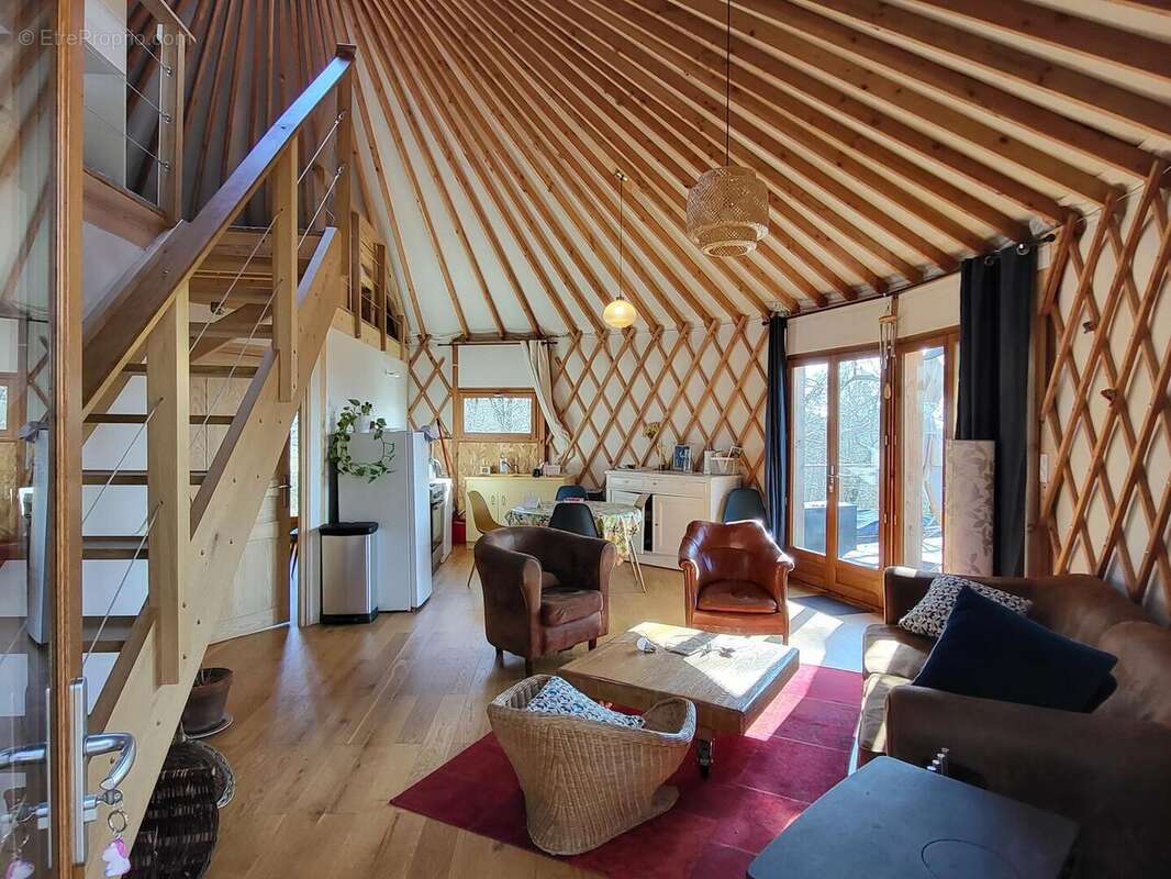 20250216145536 - Maison à ROUFFIGNAC-SAINT-CERNIN-DE-REILHAC