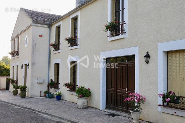 Maison à LICHERES-SUR-YONNE