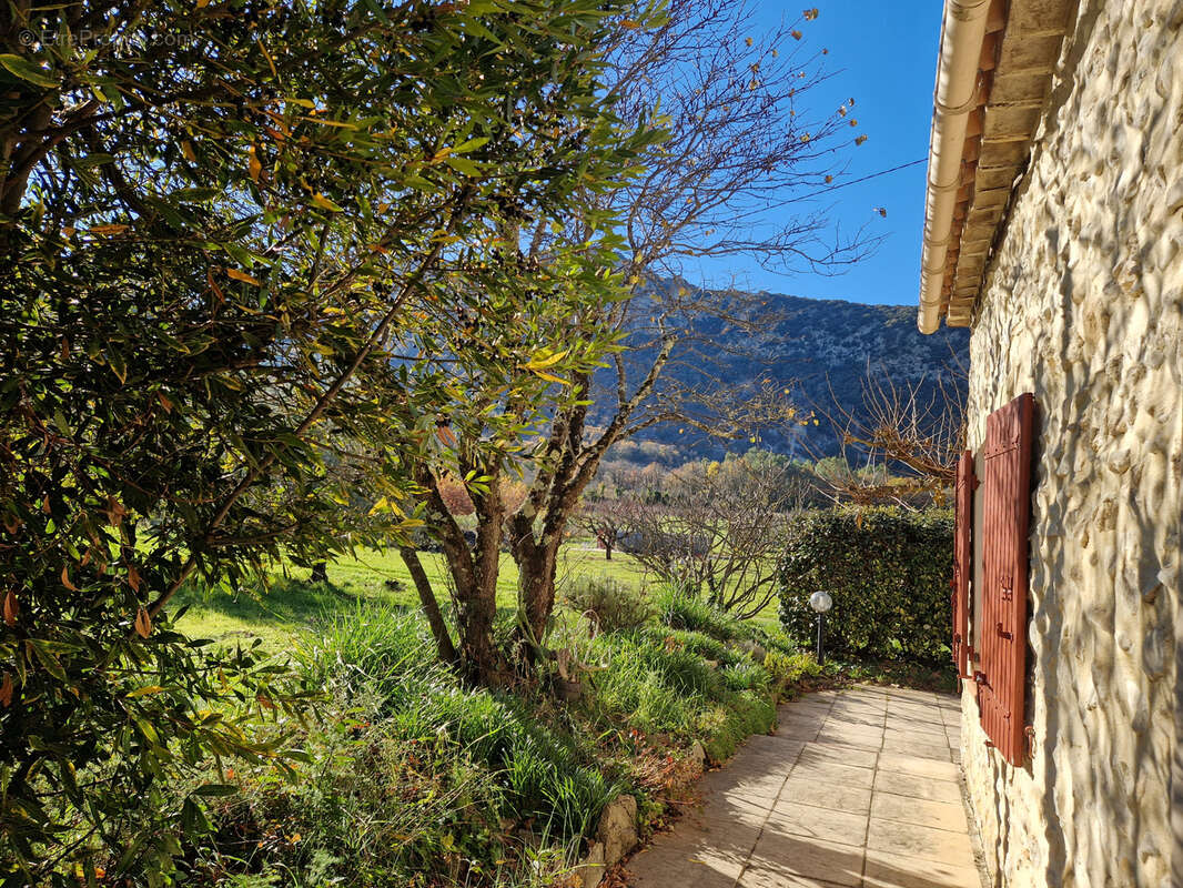 Maison à AUBRES