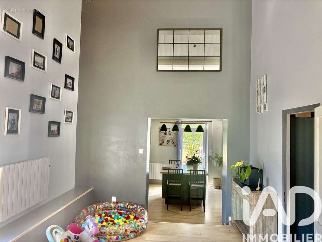 Maison 148 m² à Coux  - photo 9