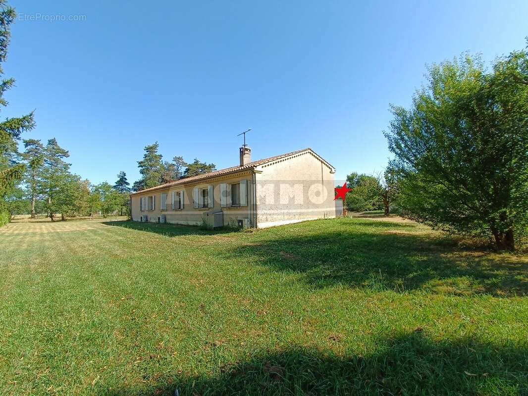 Maison à LABRUGUIERE
