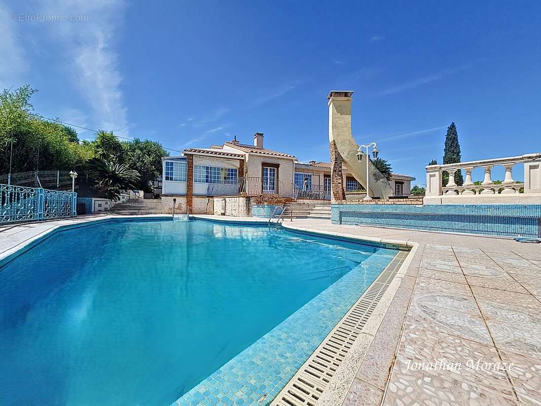 Maison à VILLELONGUE-DELS-MONTS