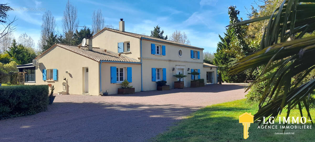 Maison à SAINT-CAPRAIS-DE-BLAYE