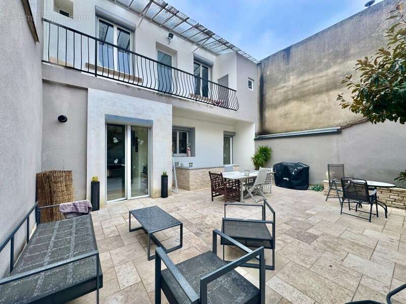 Roanne – maison type loft 95 m2 rénovée avec garage et cour privative - photo 4