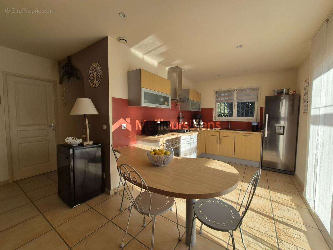 Maison à PEZILLA-LA-RIVIERE