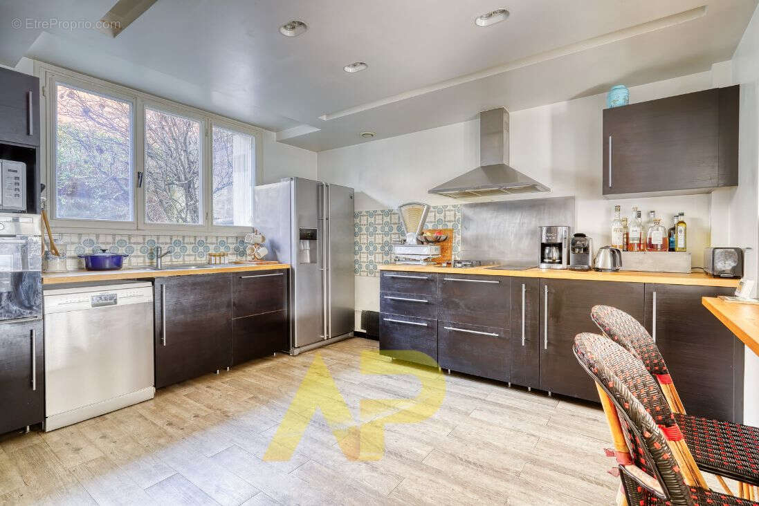 Maison à LE PLESSIS-ROBINSON