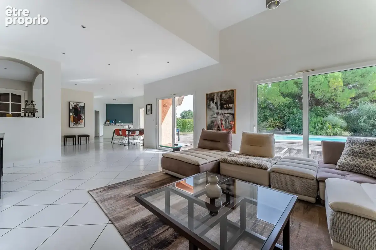 Maison de 240m2 - 8 pièces -  dans un cadre d exception a cailloux sur fontaines - photo 4