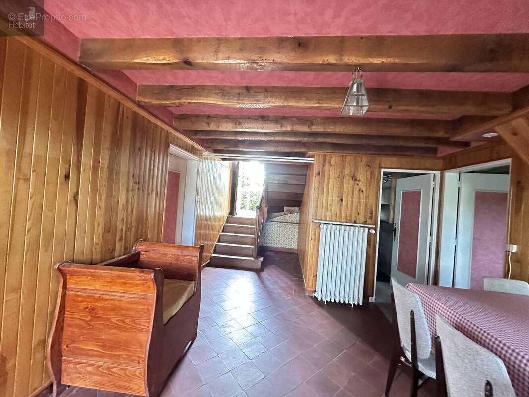 Proche du centre ville, quartier calme, Maison 4 chambres, garage, sur terrain de 630m² - photo 12