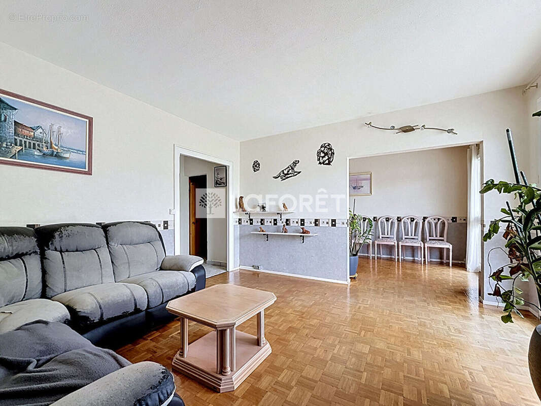 Appartement à SAINT-FARGEAU-PONTHIERRY