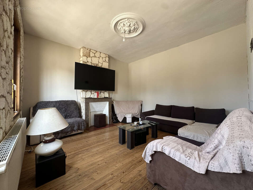 Maison individuelle avec dépendances - photo 7