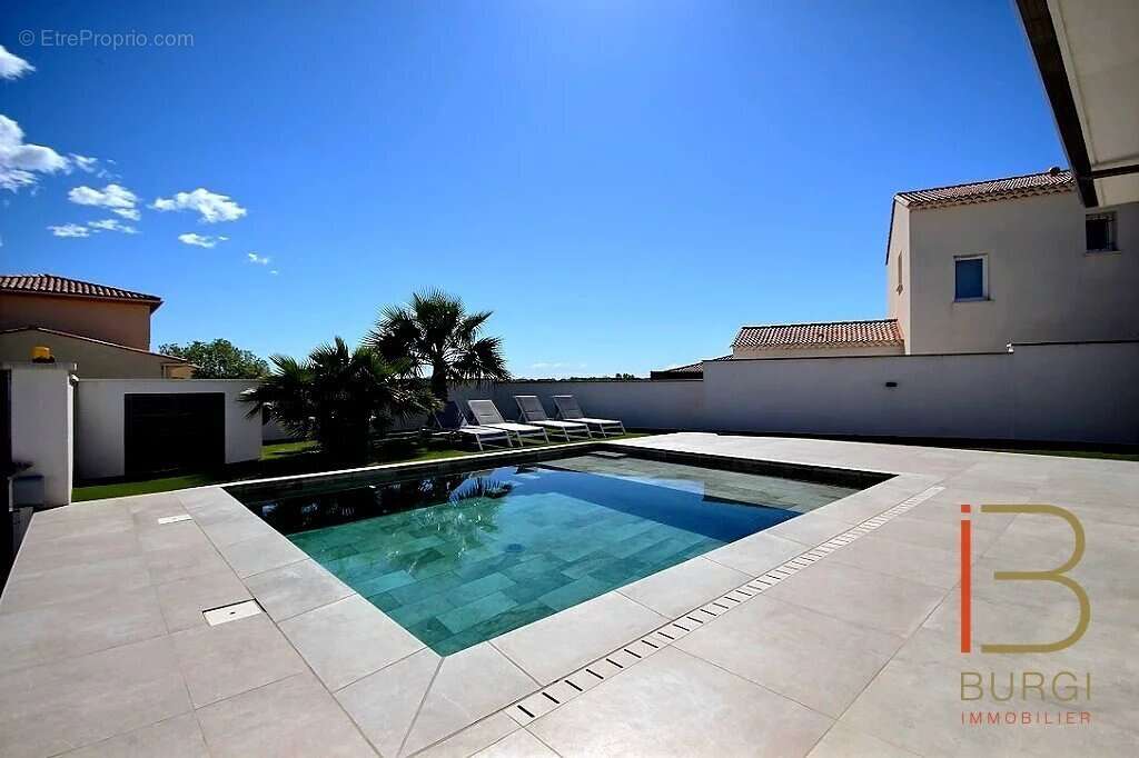 Maison à PUGET-SUR-ARGENS