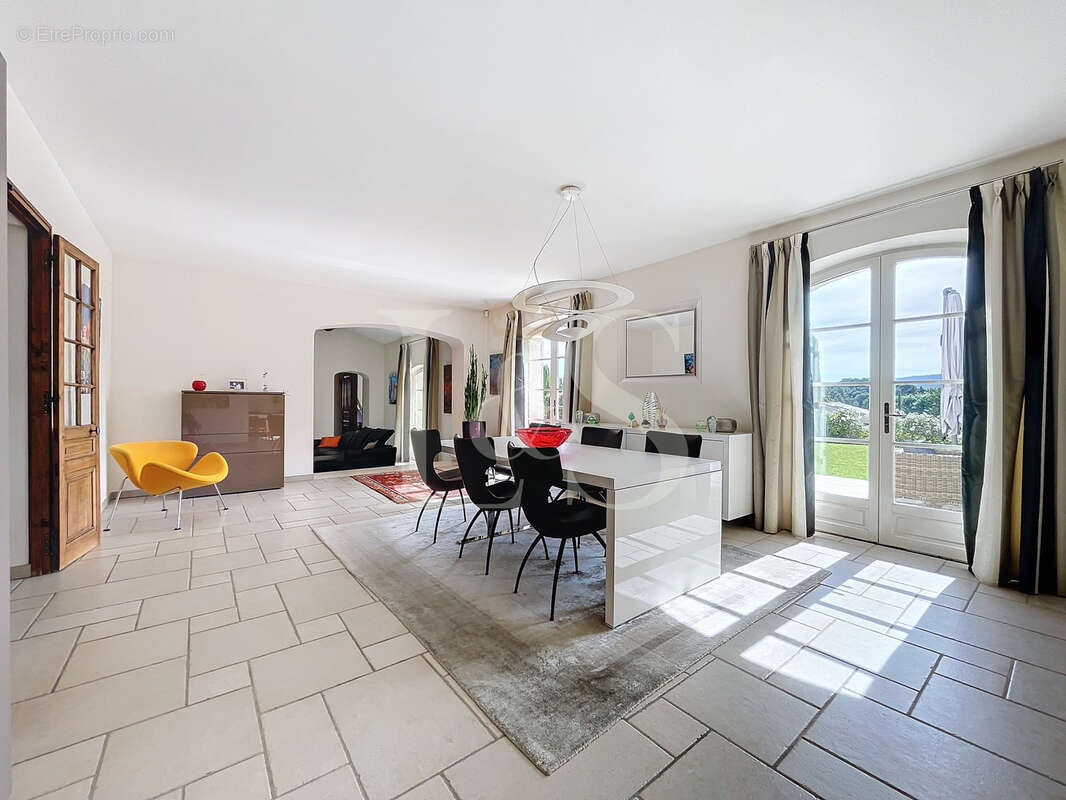 Maison à VAISON-LA-ROMAINE