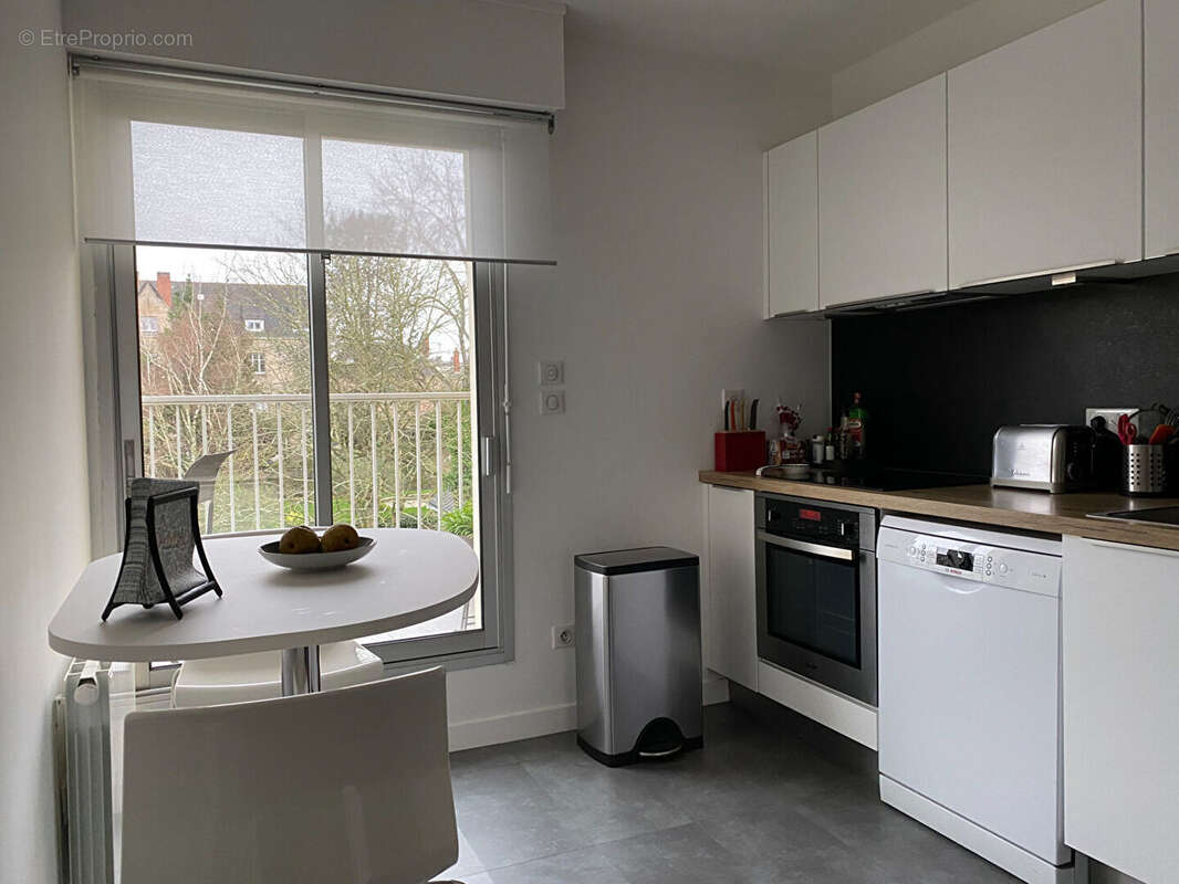Appartement T4 en duplex de 101.44 m²  (111.65 m² au sol) au dernier étage avec terrasse et garage double. - photo 7