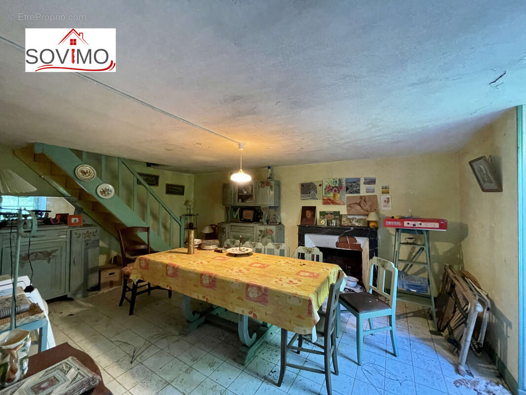 Au coeur d'un petit hameau, authentique maison de caractère indépendante, a rénover, avec terrain attenant - photo 4