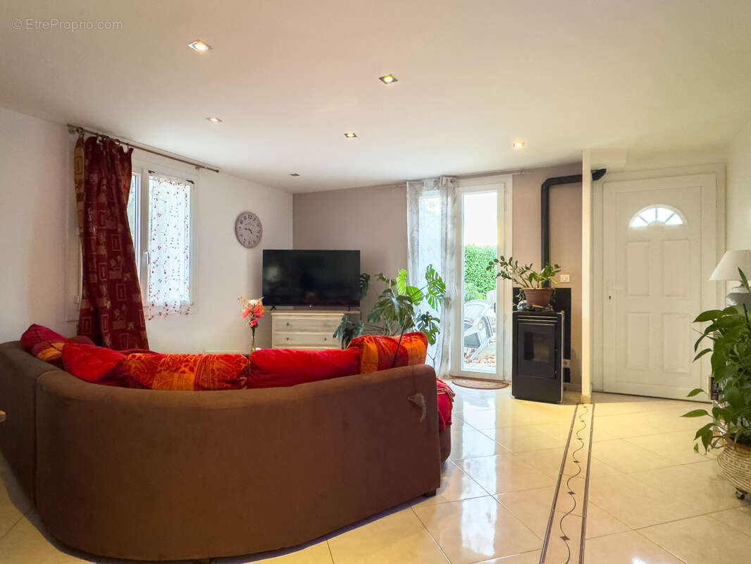 Maison à SAINT-SYMPHORIEN-SOUS-CHOMERAC