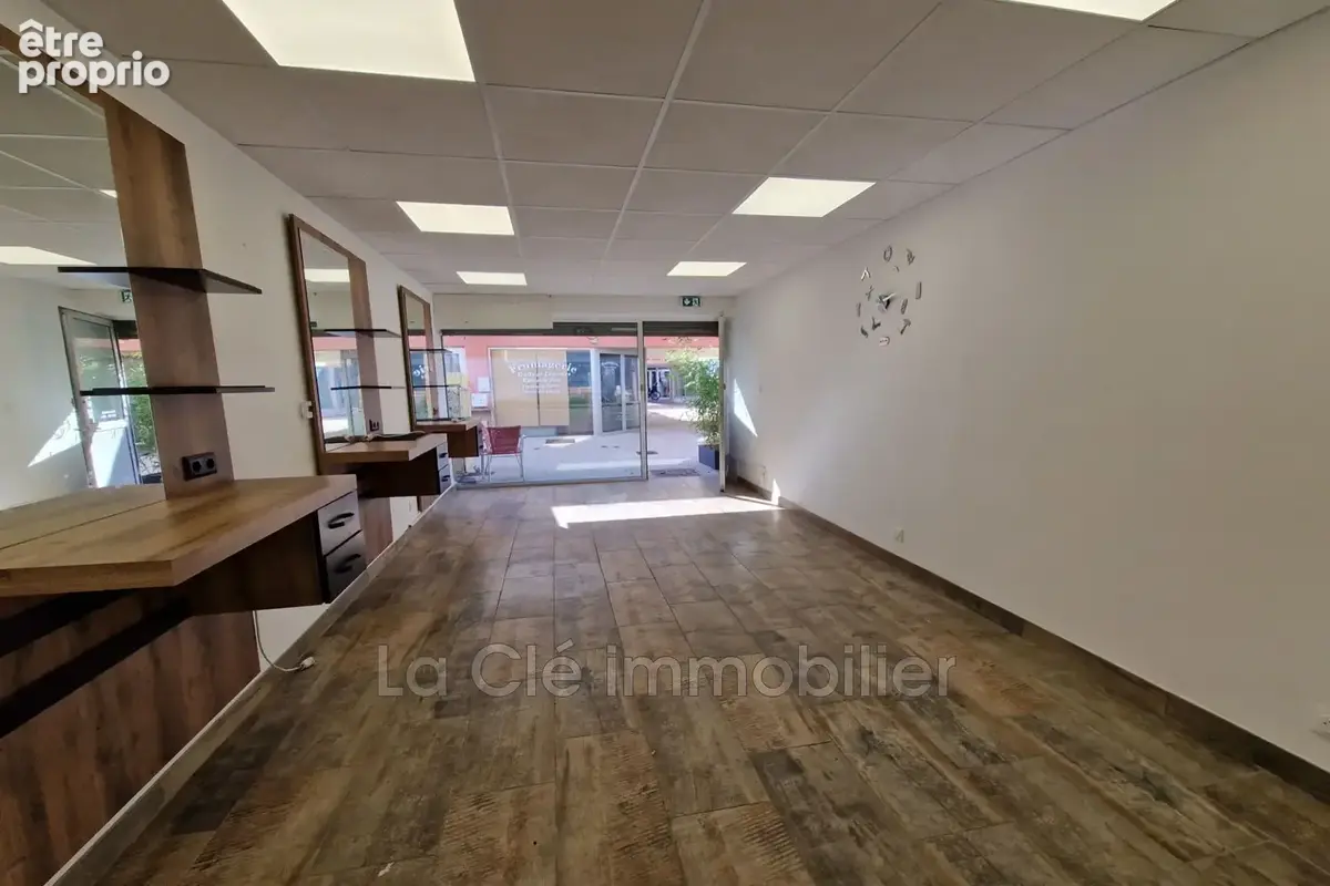 Commerce 24 m² à vendre à Le Grau-Du-Roi (30240) - photo 2