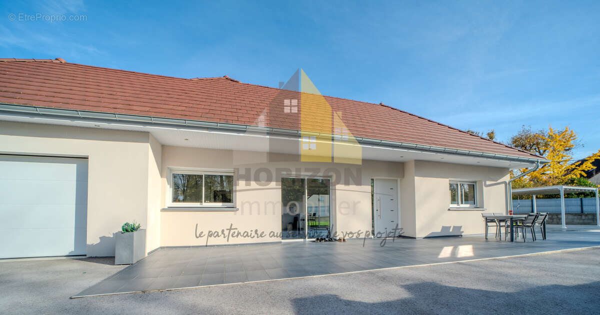 Maison à RUFFEY-SUR-SEILLE