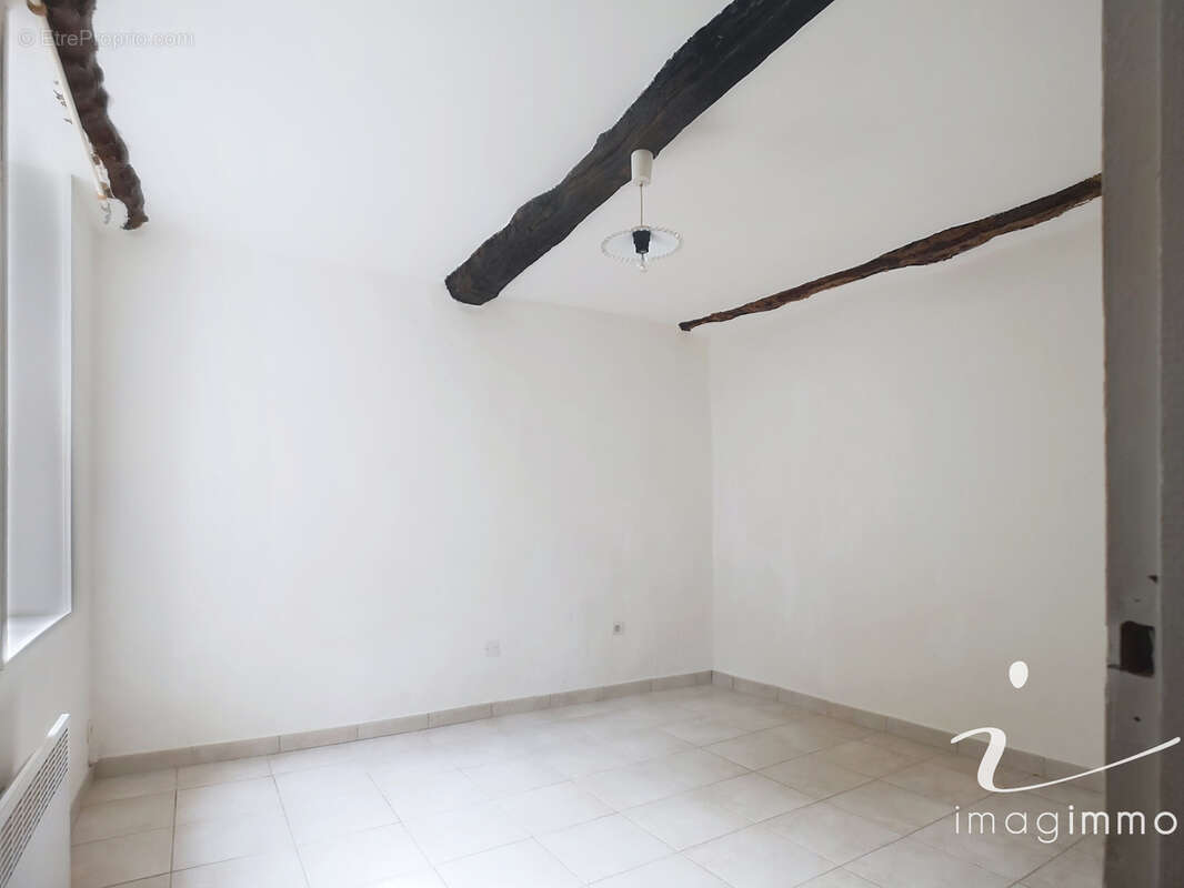 Appartement T2 lumineux avec cour, remise et caves - photo 4