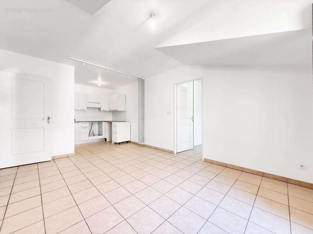 A vendre Nice Libération 3 pièces 55 m² dernier étage - photo 2