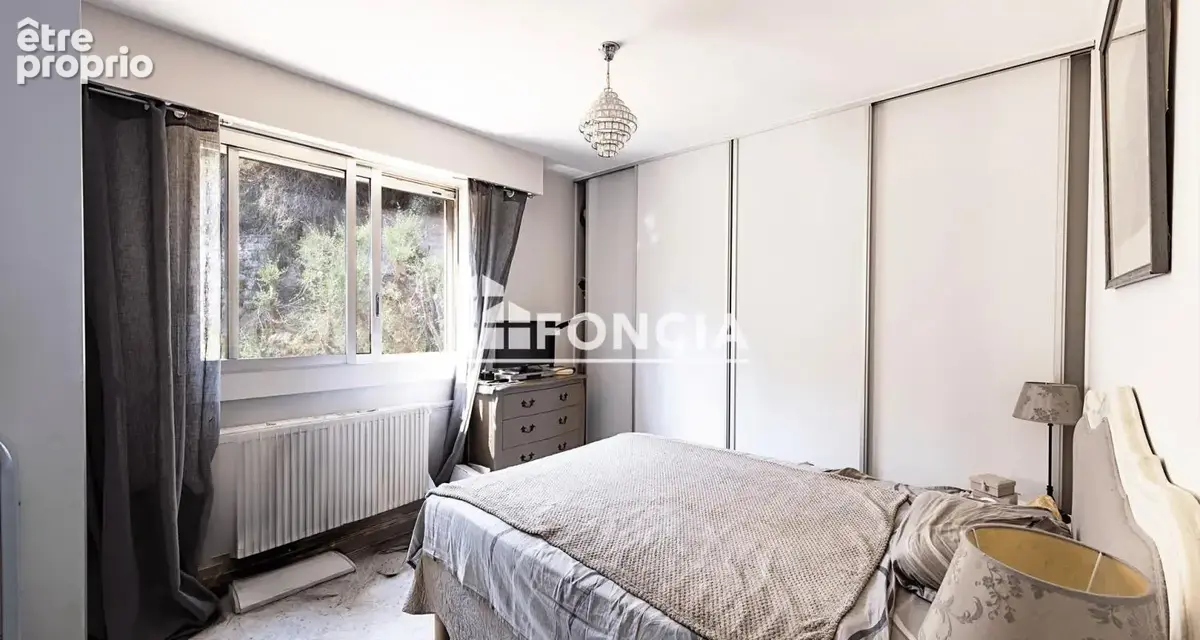 MENTON – GARAVAN  RARE OPPORTUNITÉ Appartement 2 Pièces Traversant, possibilité transformation en trois piéces Dernier Étage, Vu - photo 10