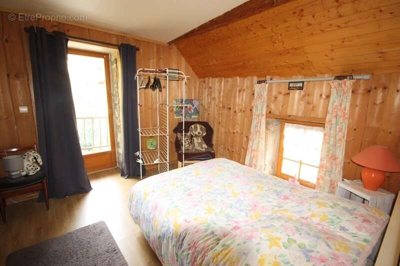 Maison en pierres à vendre 7 pièces de 168 m² à MARIGNIEU (01) plus sous-sol - photo 20