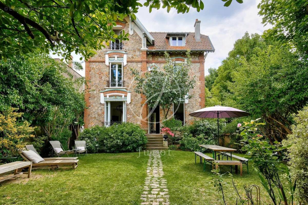 Maison à LE VESINET