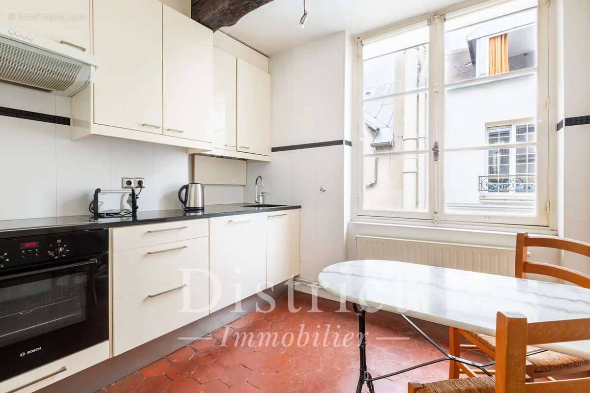 Appartement à PARIS-4E