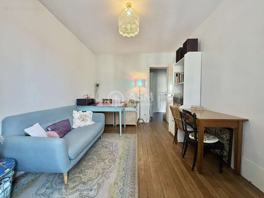 Appartement à COURBEVOIE