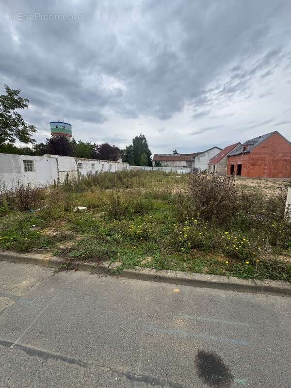Terrain 300 m² à Meaux  - photo 2