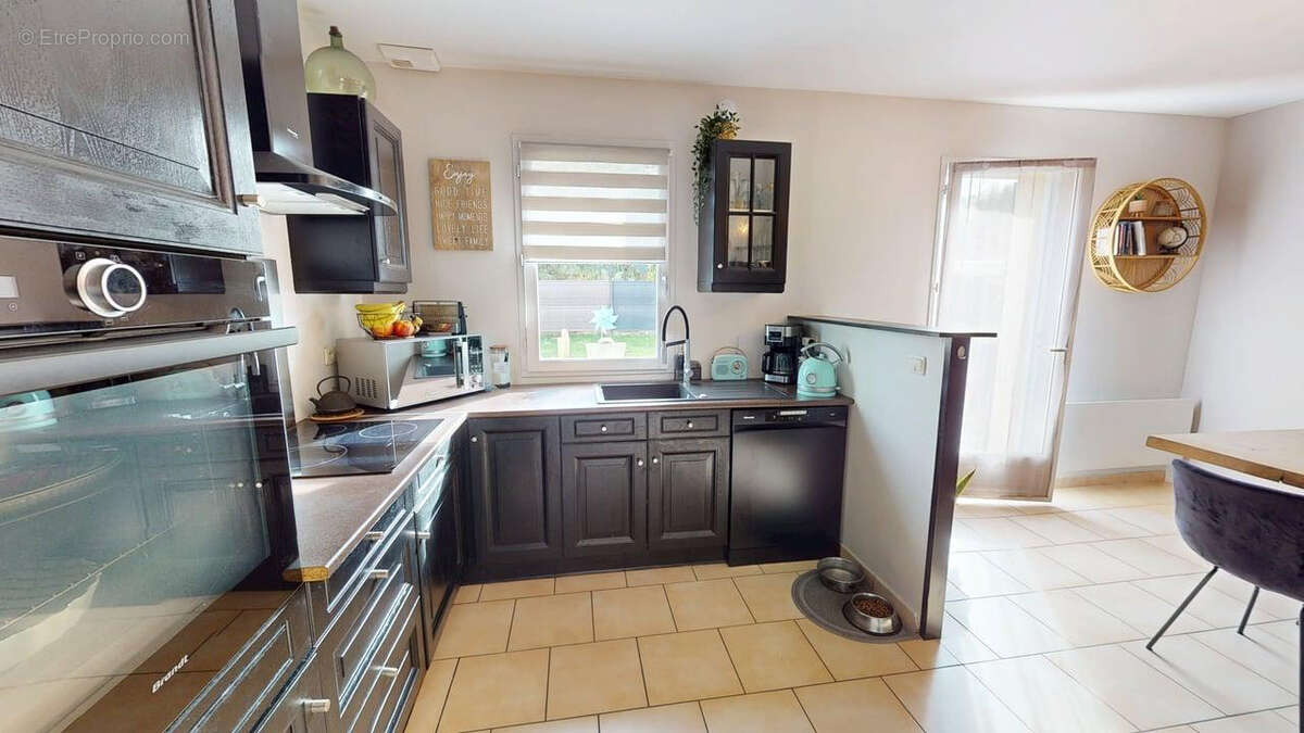 Maison à LES MONTILS