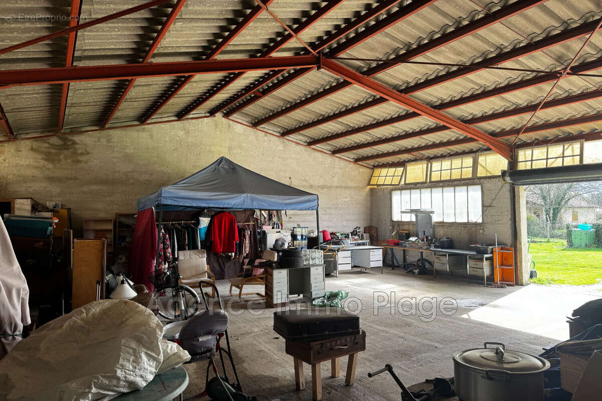 Commerce à SAINT-VIVIEN-DE-MEDOC