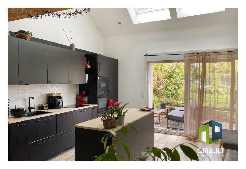 Maison à VIEUX-CHARMONT