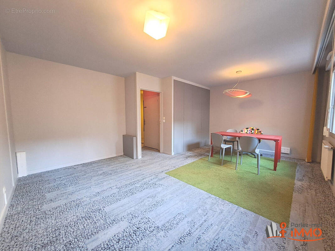 Appartement à SAINT-ETIENNE